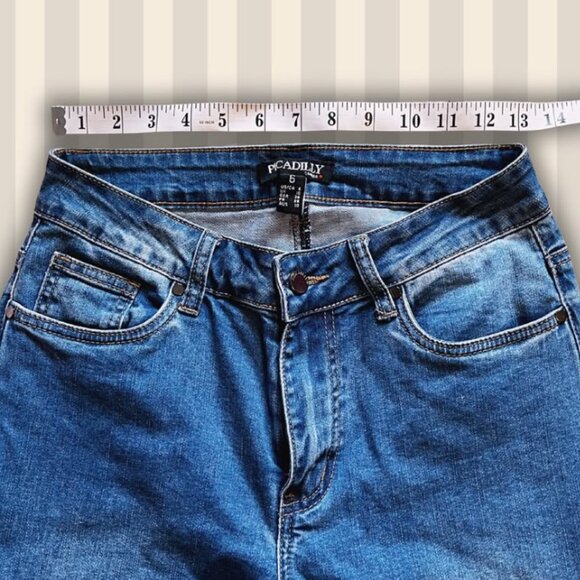 Second Hand Piccadilly rhinestone detail mid-wash capris - Size: 6 - Picture 4 of 6